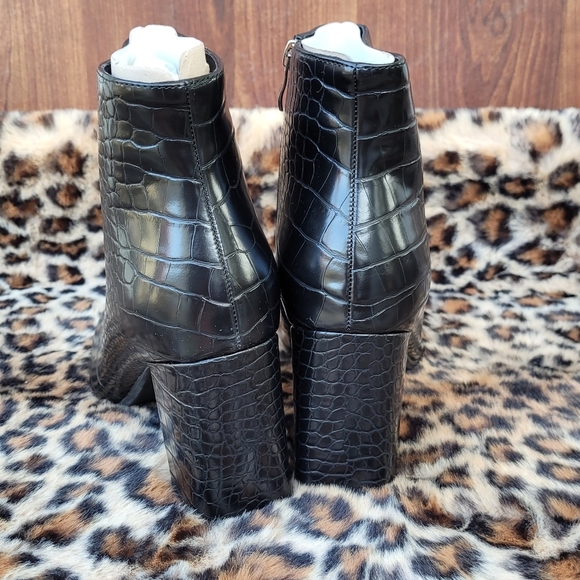 New Felicia Block Heel Croco Booties Boots Sz 9 - Picture 7 of 13
